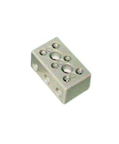 Porcelain terminal block hole distance 20mm H 22mm L 50mm W 30mm 3-pole 10mm? max 450V max. 15A